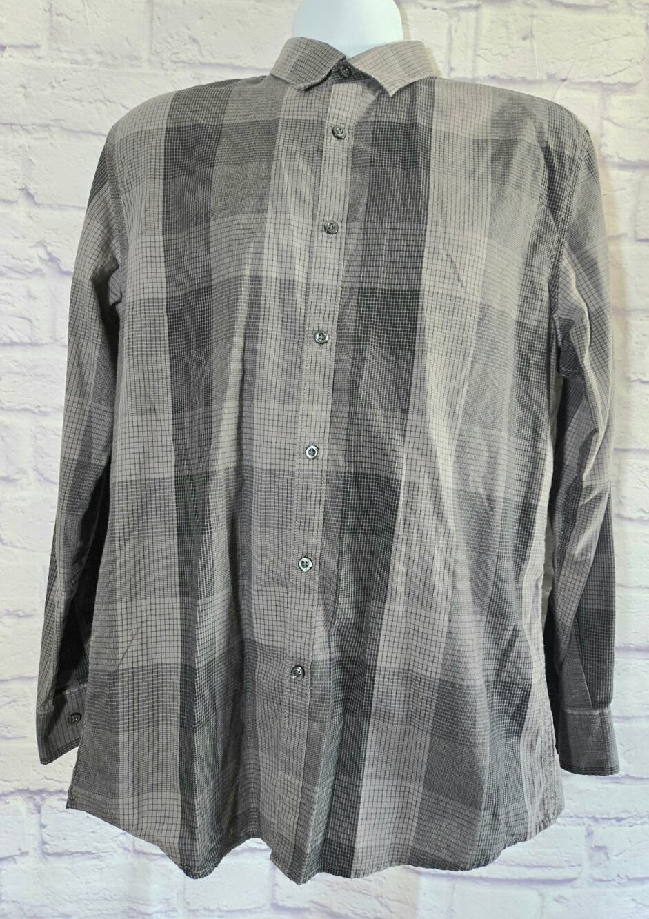 Axist Black Gray Plaid Button Up Men's Shirt Medium Long Sleeves